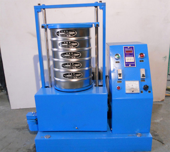 磁懸浮試驗篩利用磁懸浮的特殊功能，能幫助該產(chǎn)品實現(xiàn)：上下，前后，左右等多種運動方式。